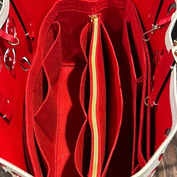 Christian Louboutin White and Red Designer Tote - Picture 3 of 8